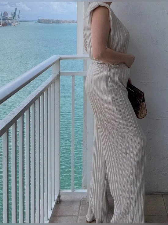 Pleated 2 Piece Set Wide Leg Pants Beige Resort Vacation Outfit M - Picture 2 of 7